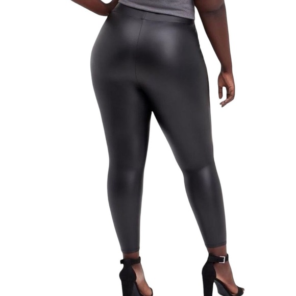 Torrid Full Length Signature Waist Black Faux Leather Legging Sz.3/3x/22-24 - Picture 3 of 11